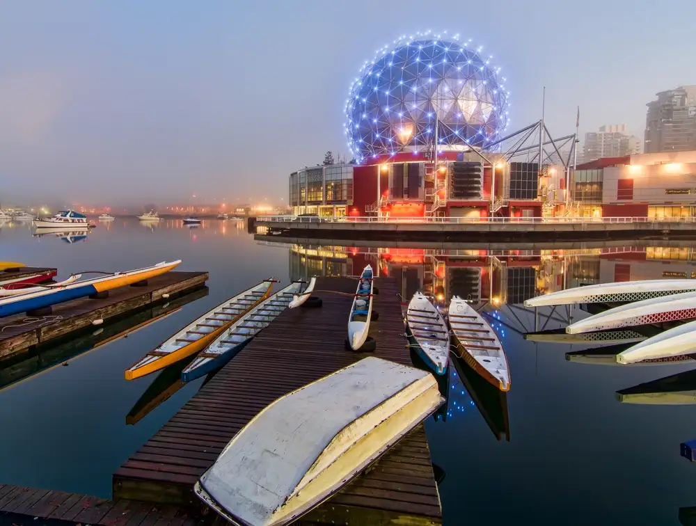 The Vancouver seawall at Coal Harbour with the North Shore mountains behind